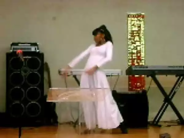 Juanita Bynum - You Are You Are Praise Dance